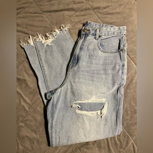 American Eagle Outfitters Light Blue Distressed Cropped Mom Jeans